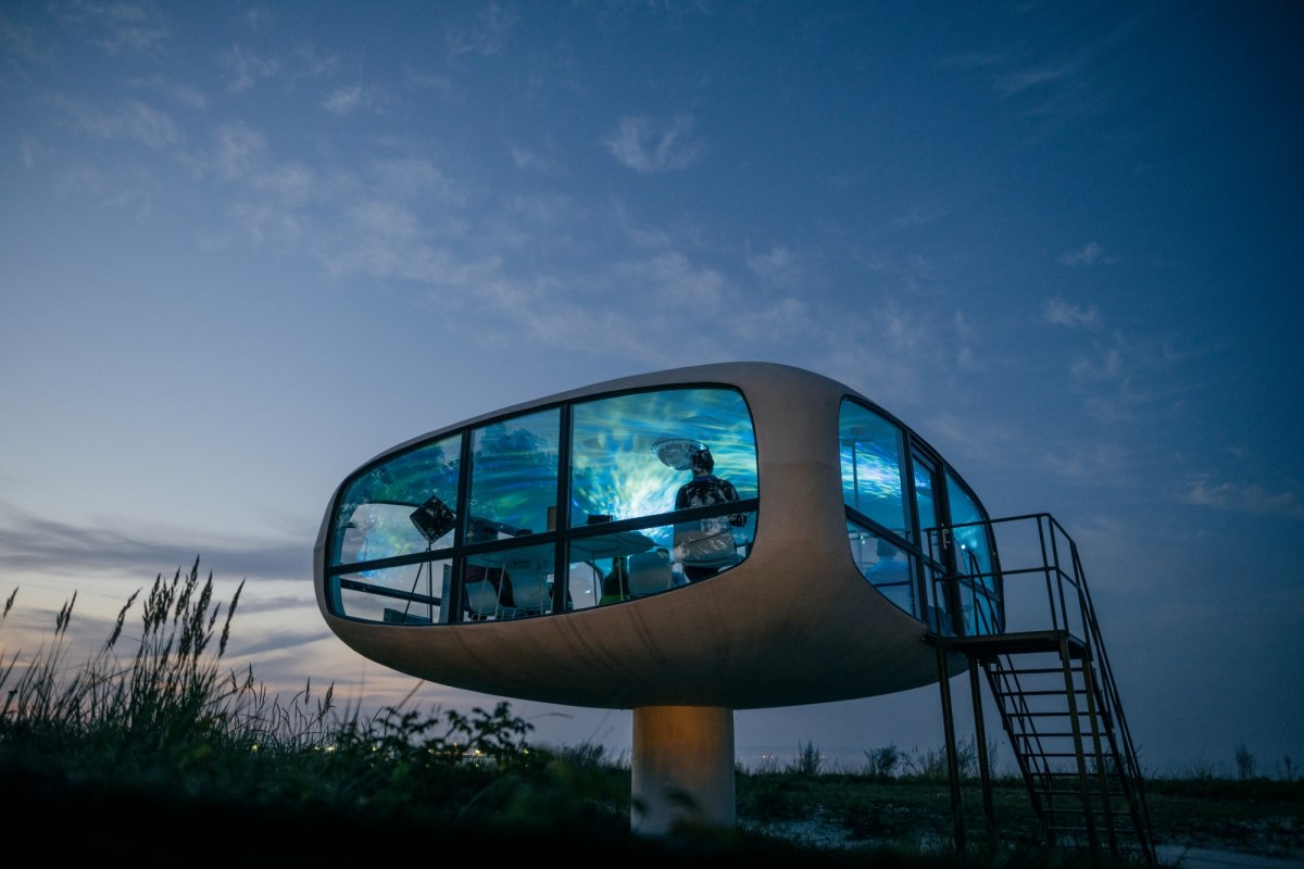 M&uuml;ther Tower, the former rescue tower in the dunes at the beach exit on R&uuml;gen., &copy; Binzer Bucht Tourismus