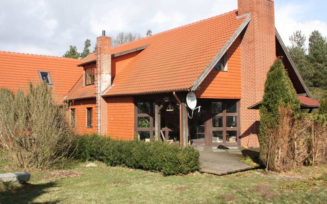 Exterior view of the country house, © van Eick