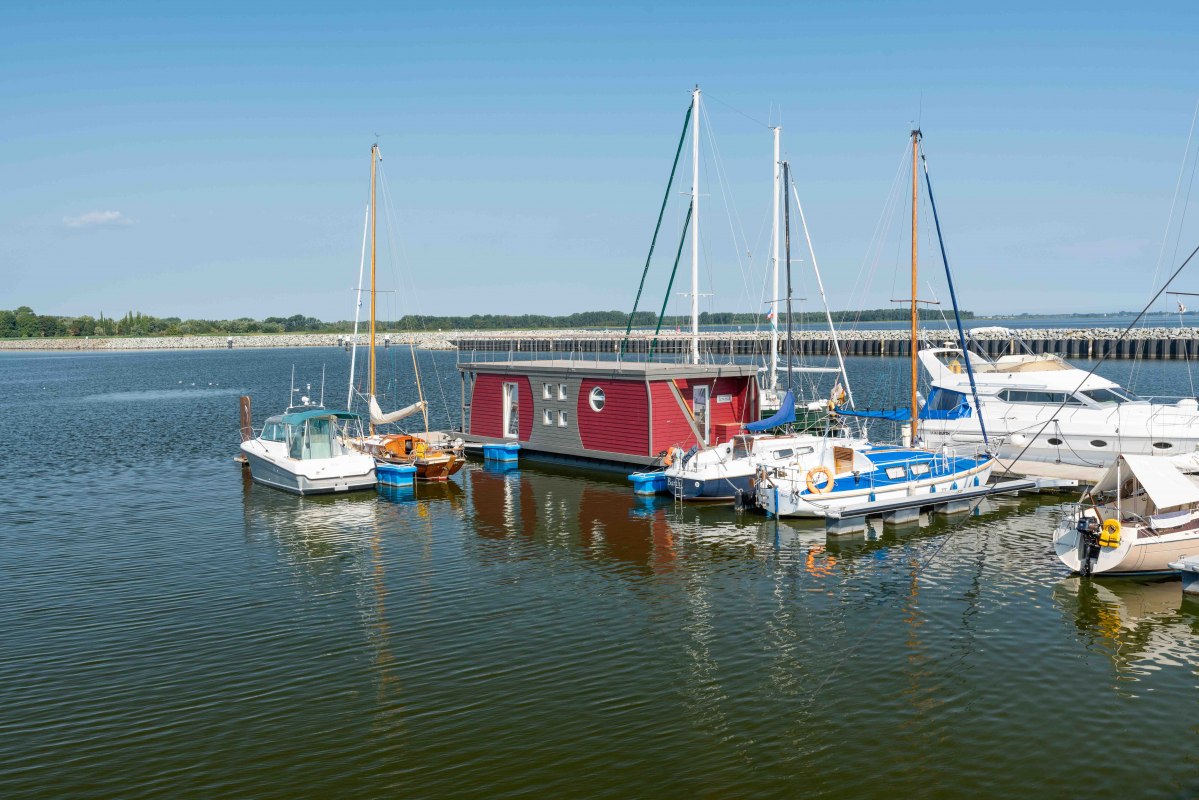Houseboat Lewisia, © Stern Hausboot Houseboat Lewisia, © Stern Hausboot