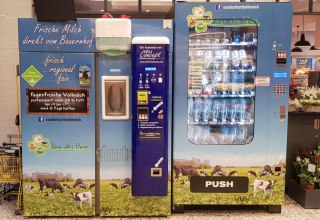 Milk vending machine EDEKA Groth // © Van der Ham Bollewick Milk vending machine EDEKA Groth // © Van der Ham Bollewick