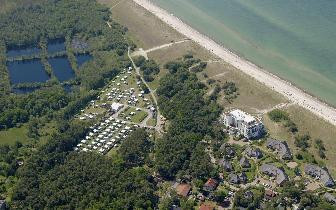 Luchtfoto van onze camping en omgeving, © Camping in Neuhaus