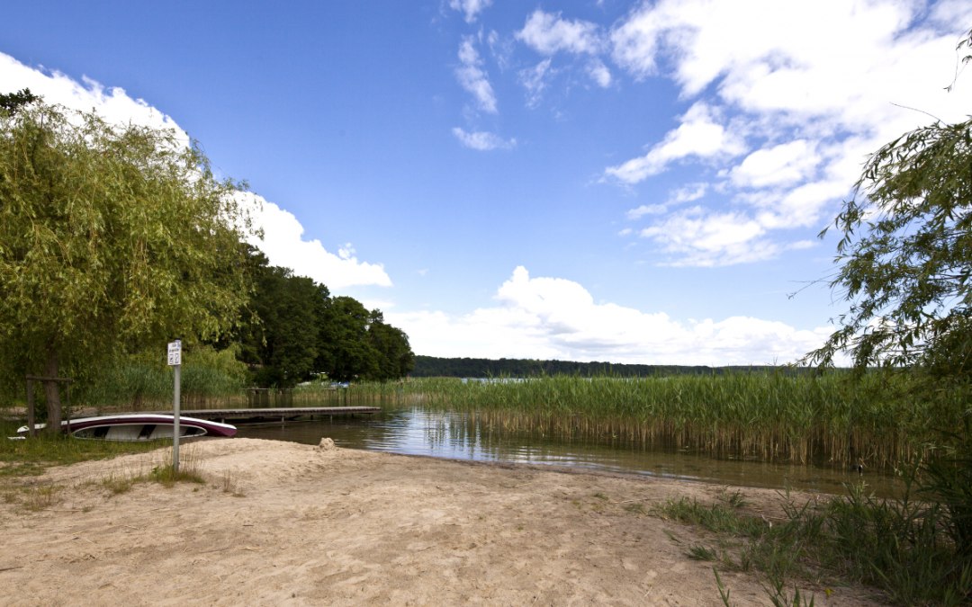 ... en je kunt direct bij de camping in het heldere water springen, © Max Greiling