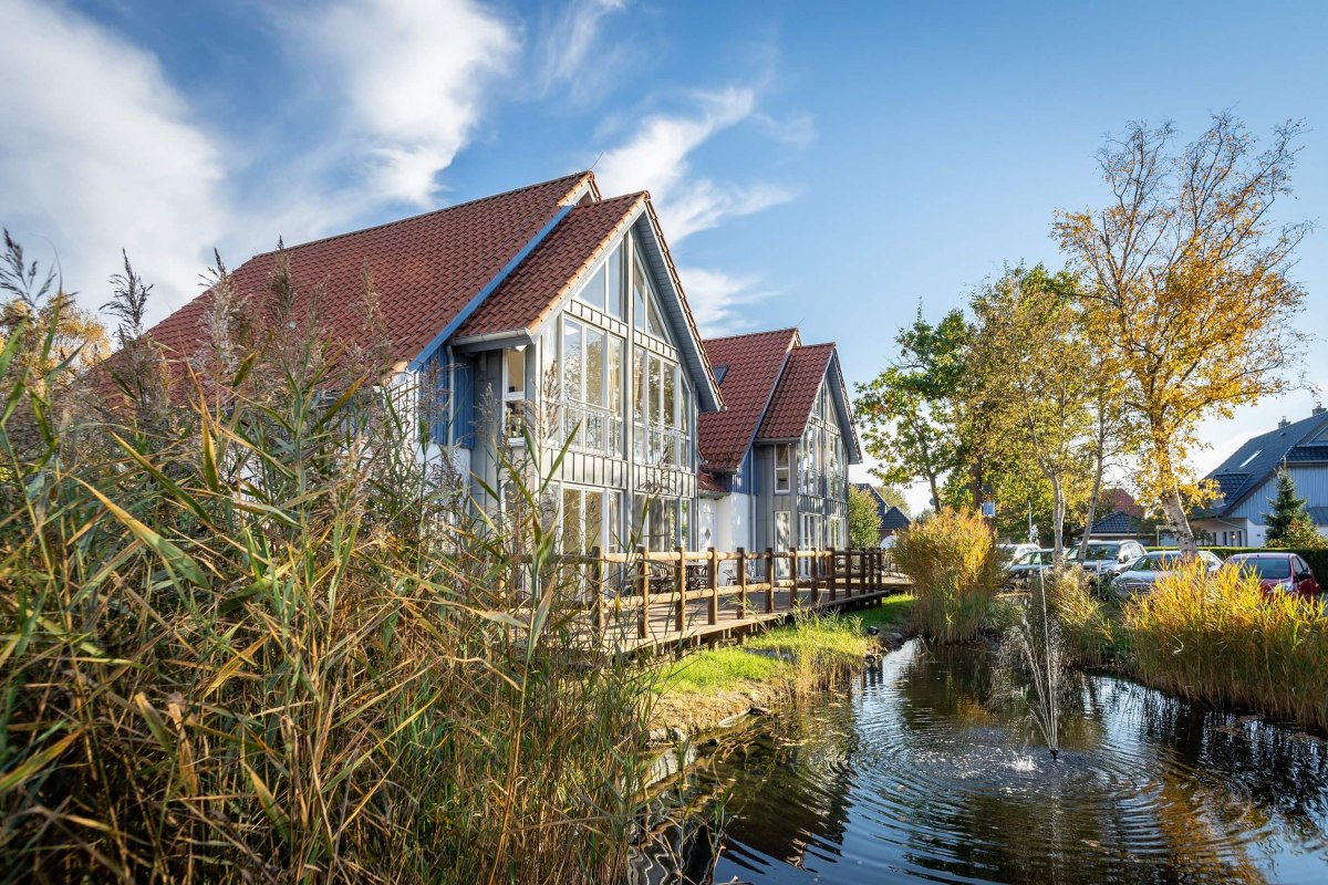 Kompleks mieszkaniowy KMC, &copy; Kurmittelcentrum Zingst