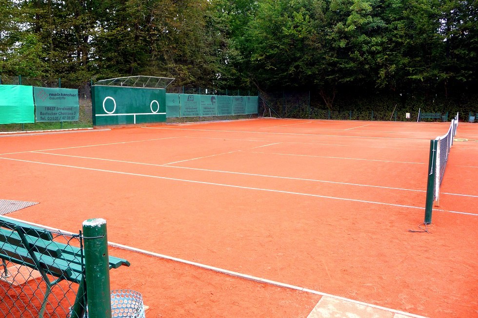 Buitenruimte van het tenniscentrum, © Sabrina Wittkopf-Schade