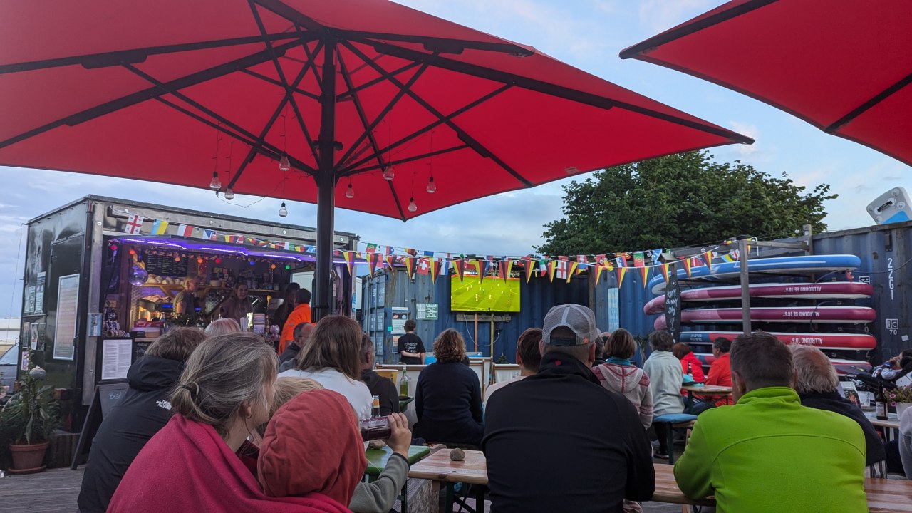 kitesafe.de BeachBar - Public Viewing // &copy; kitesafe.de