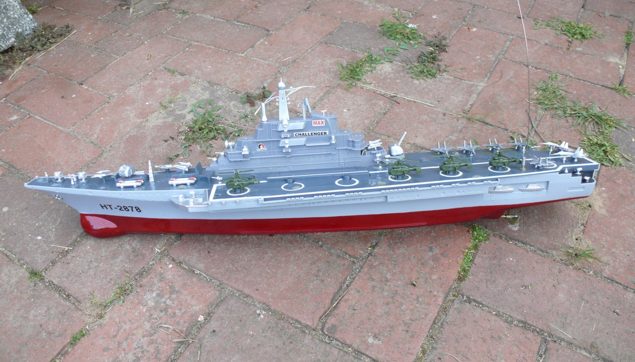 Nowoczesny lotniskowiec, © Peter Ramsch