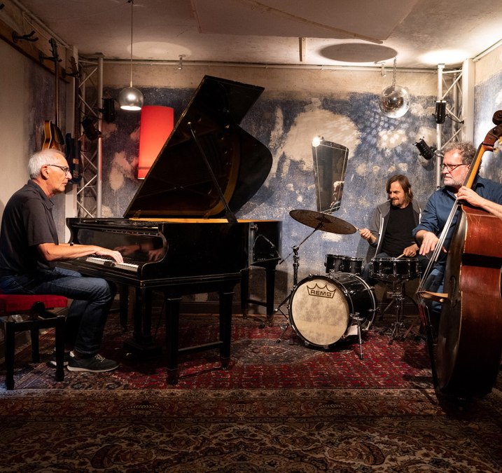 © www.peter-ortmann-jazz.de/projekte/trio-plus