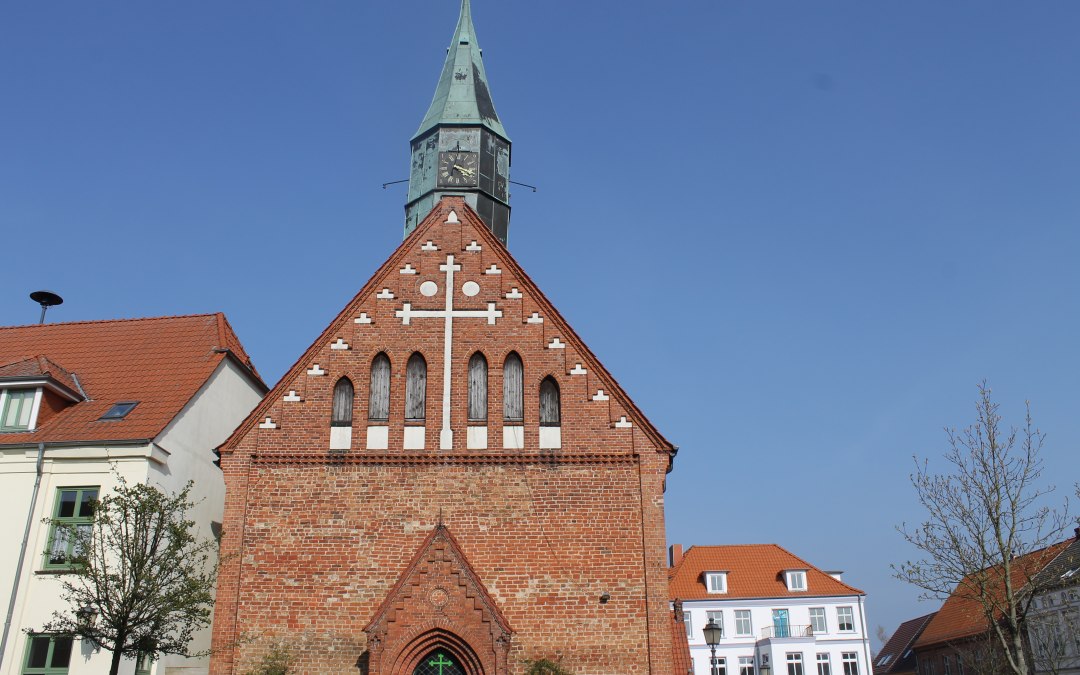 Kerk op het marktplein, © Touristinformation Krakow am See