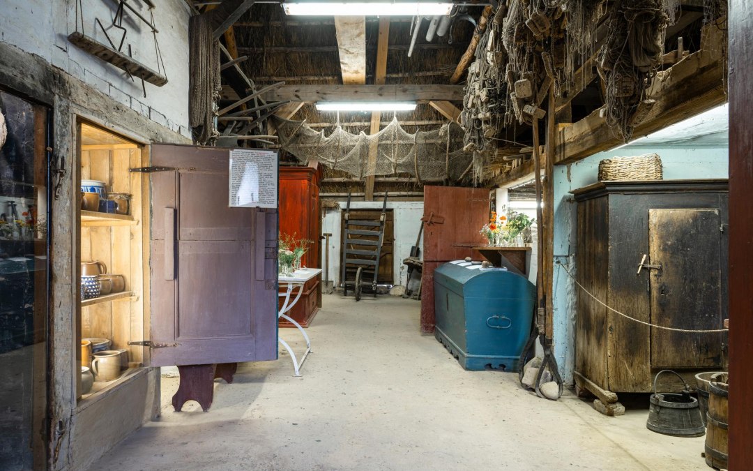 Het Rookhus aan het Mönchgut in Göhren toont zijn tentoonstelling van binnenuit., © TMV/Gross
