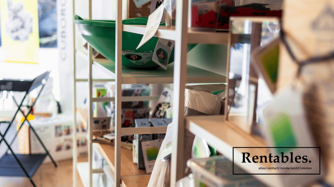 Rentables, baby and children's articles easy to rent, assortment changing table, toys, baby carriages, location Grevesmühlen, © Stella Breitzman