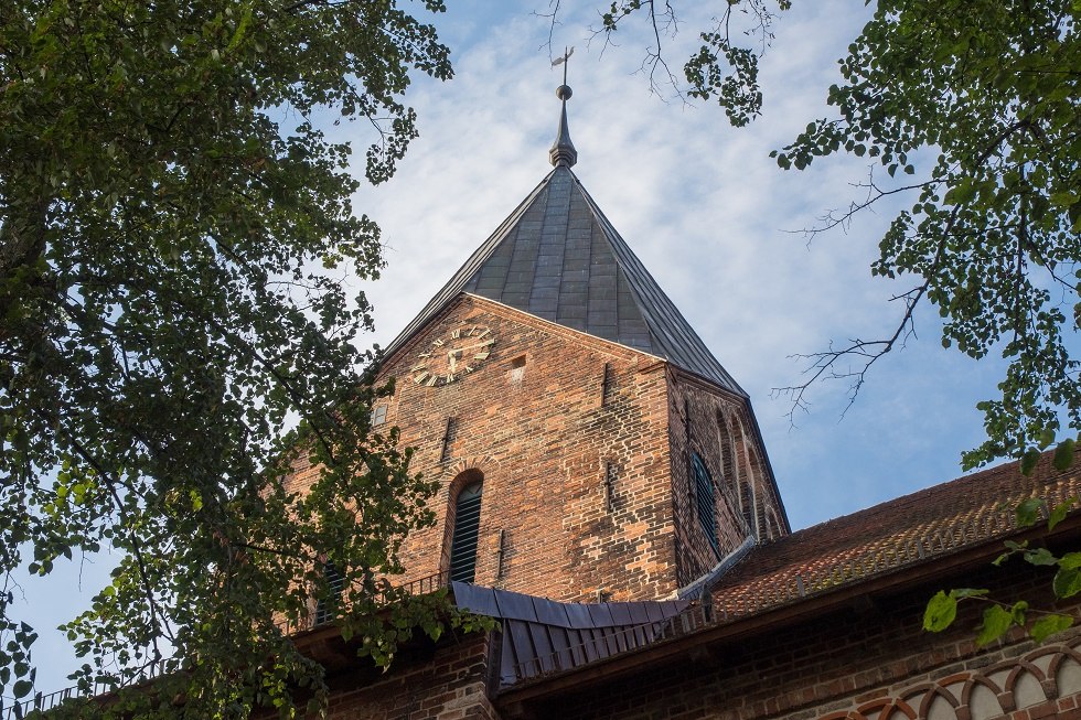 View of the tower of the church, &copy; Frank Burger