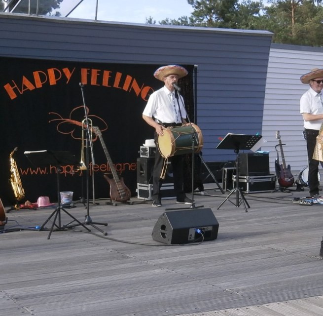 &copy; Happy Feeling.jpg