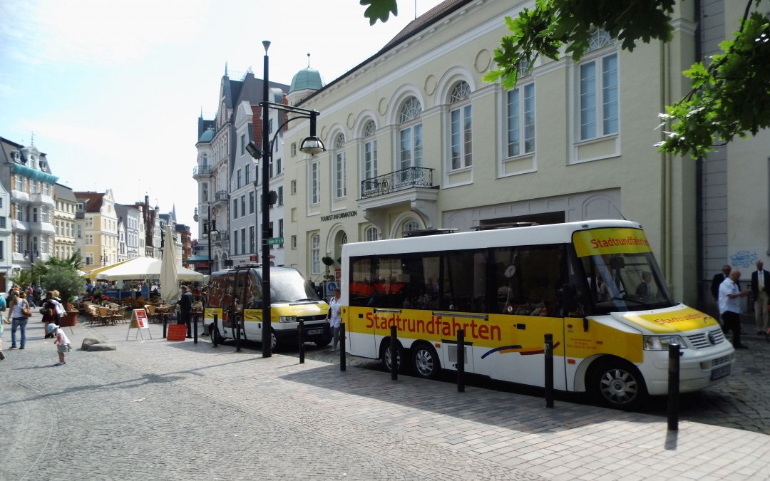 Our 8- and 14-seater panorama bus at the University Square, © © SF