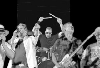 &copy; Roosters Farm