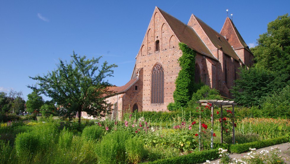 Ogród klasztorny graniczy bezpośrednio z naszym pensjonatem // © Klosterverein Rehna e.V. / Burkhard Schmidt Ogród klasztorny graniczy bezpośrednio z naszym pensjonatem // © Klosterverein Rehna e.V. / Burkhard Schmidt