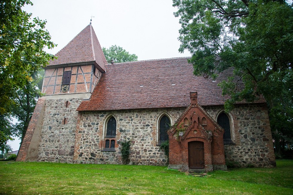 Church sideways // &copy; Frank Burger