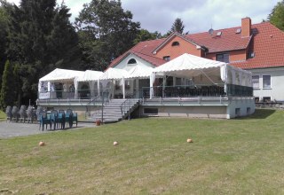 Friedrichshof manor house - Sun terrace // &copy; Herrenhaus Friedrichshof