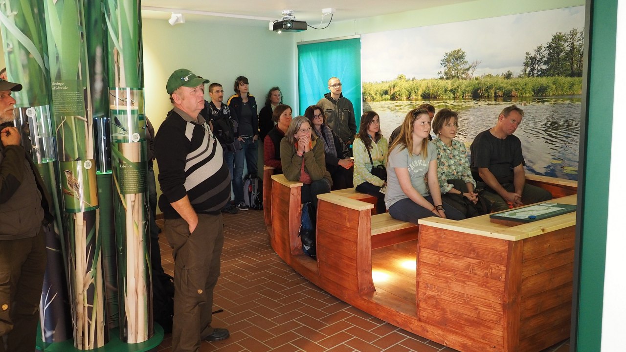 Een virtuele boottocht in het bezoekersinformatiecentrum van Natuurpark rivierlandschap Peenedal, © Harald Karl Een virtuele boottocht in het bezoekersinformatiecentrum van Natuurpark rivierlandschap Peenedal, © Harald Karl