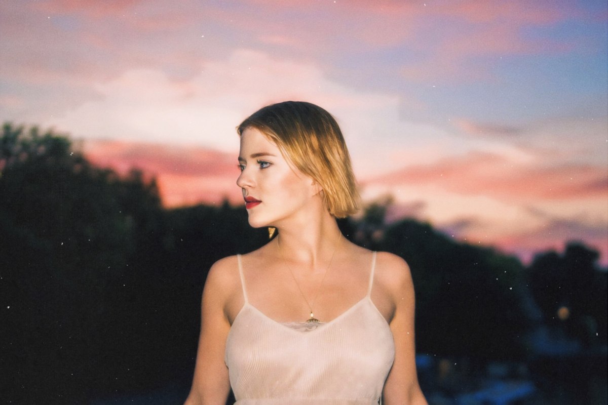 &copy; Alice Hills