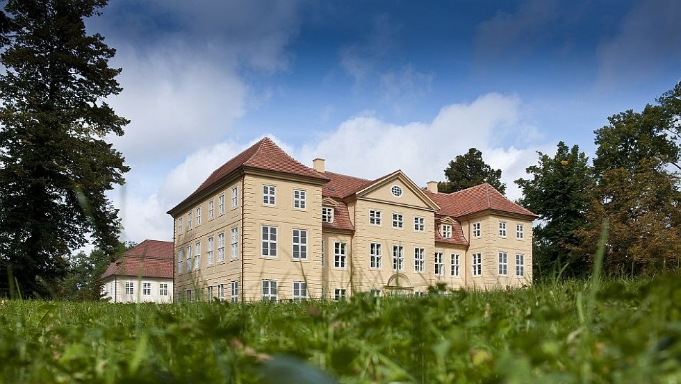 Kasteel Mirow in het Mecklenburgse merengebied opende in juni 2014 zijn deuren voor bezoekers na uitgebreide renovatiewerkzaamheden., © Jörn Lehmann