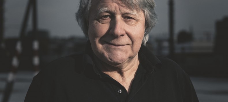 Peter Urban reads from his book "On Air" // &copy; Jan Northoff Photography