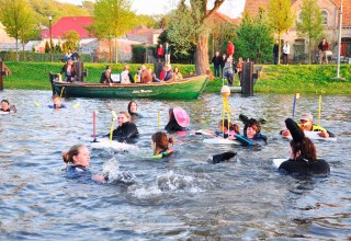 Oster-Fackelschwimmen auf der Elde in Plau am See // &copy; Antje Bernstein
