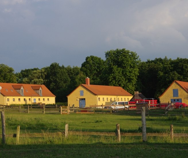 Widok na naturalną wioskę Eickhof w centrum Pojezierza Sternberskiego, &copy; Naturdorf Eickhof/ Abeln