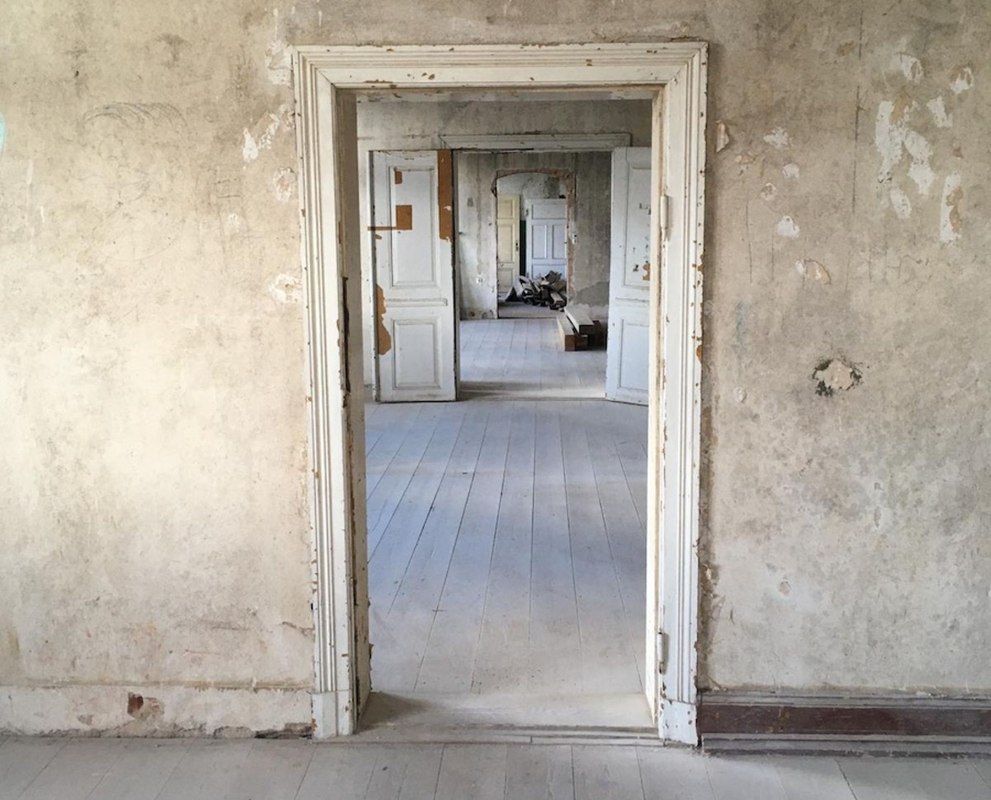 Visuele assen in het landhuis Niendorf // © Gutshaus Niendorf Visuele assen in het landhuis Niendorf // © Gutshaus Niendorf