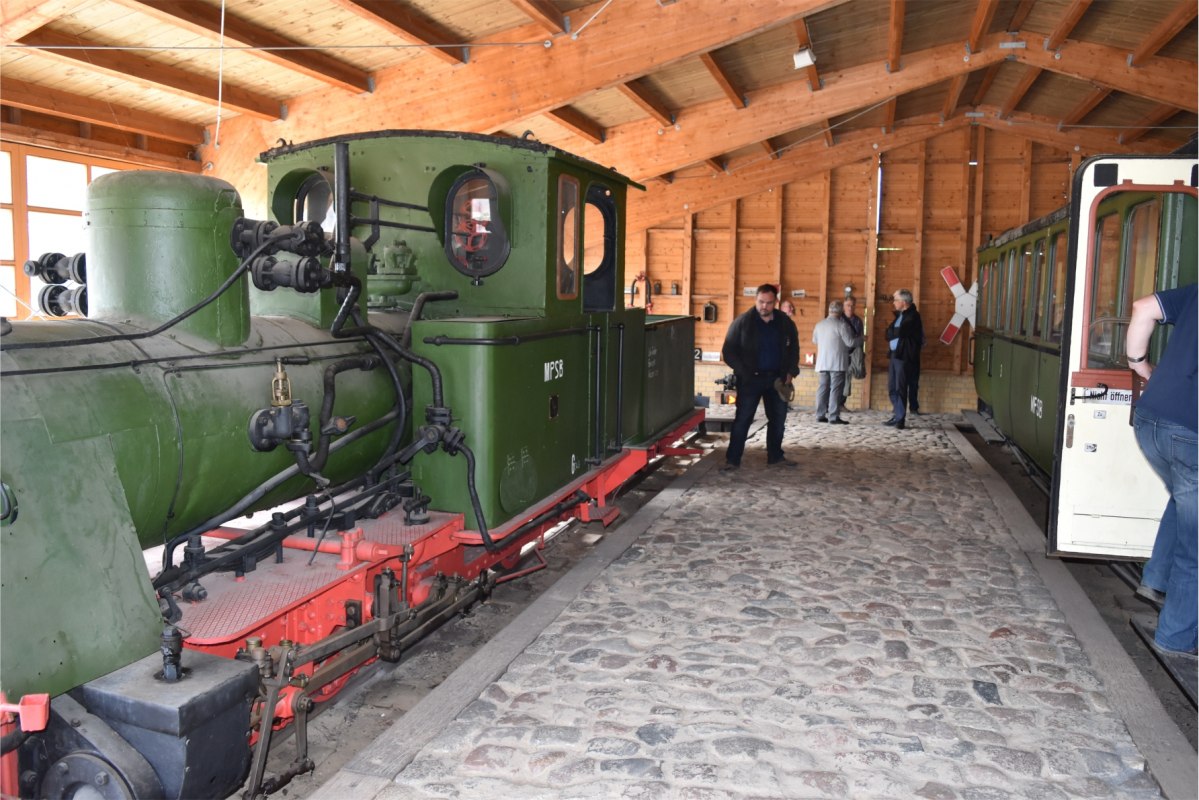 Exhibition hall with locomotive no. 4 of the MPSB (Mecklenburg-Pommersche Schmalspurbahn) // © Stadt Friedland Exhibition hall with locomotive no. 4 of the MPSB (Mecklenburg-Pommersche Schmalspurbahn) // © Stadt Friedland