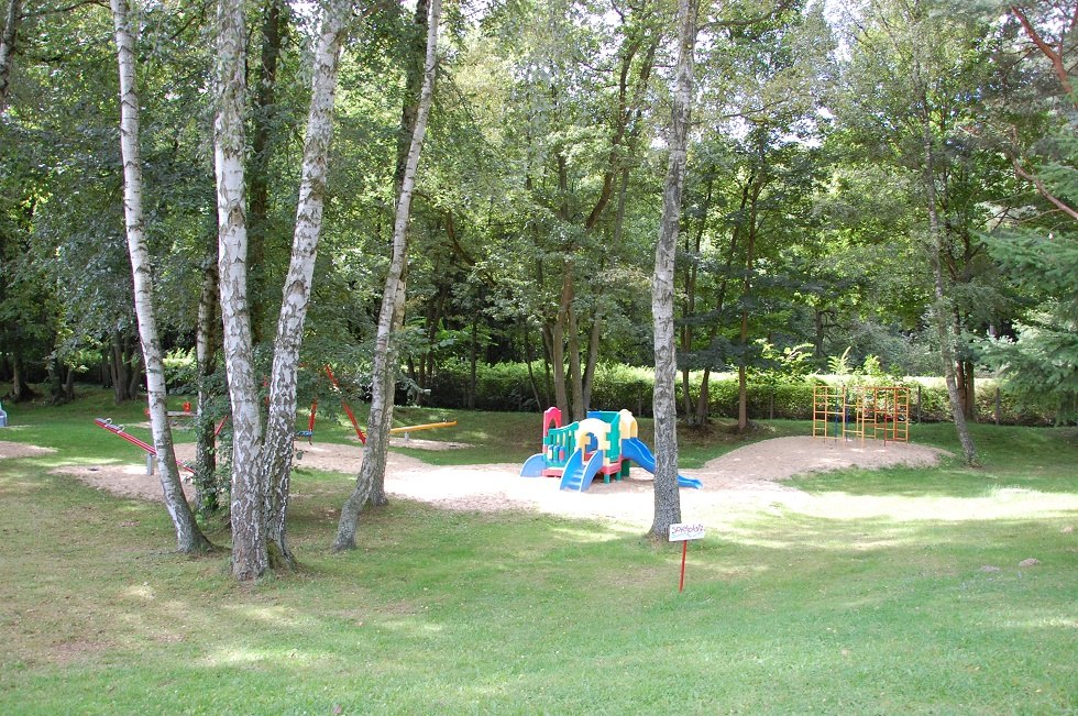 For the little bathers there is also a playground. // &copy; Gabriele Skorupski