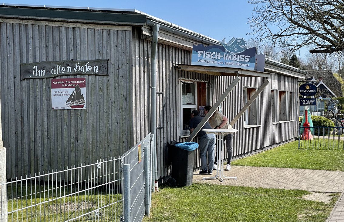Restaurant + snack bar, © Südliche Boddenküste Restaurant + snack bar, © Südliche Boddenküste