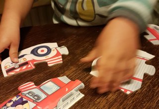 Toddler puzzles at the Bibolinchen parents' meeting // &copy; Stadtbibliothek Stralsund