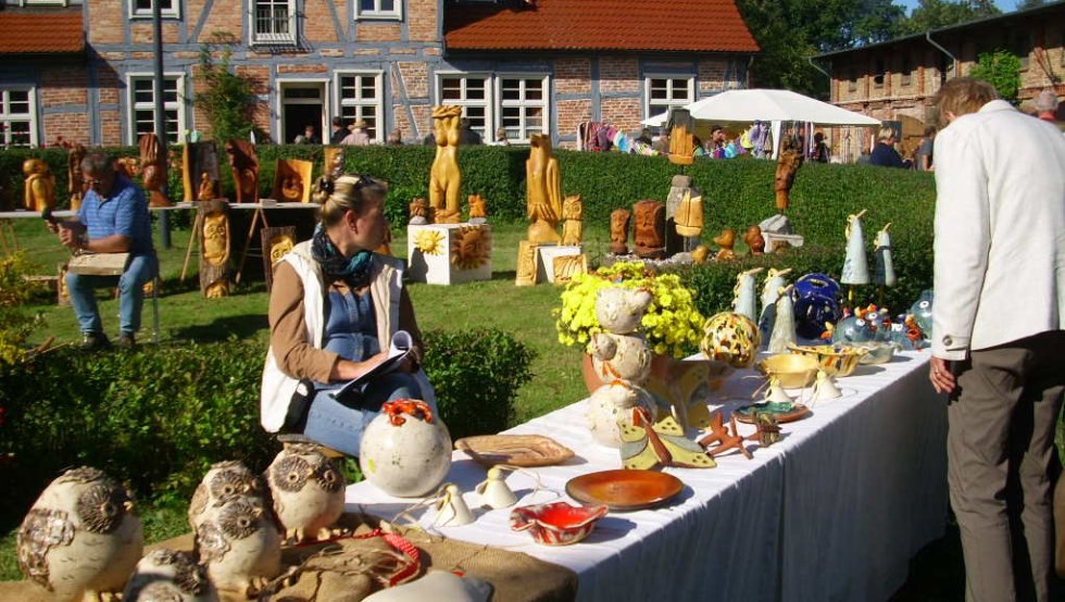 Allerlei marktkraampjes verrijken het pompoenfestival, © Martin Hagemann