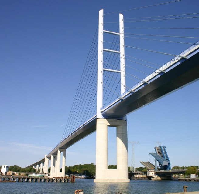 De Rügenbrug is sinds 2007 een herkenningspunt van de Hanzestad Stralsund. // © TZ HST De Rügenbrug is sinds 2007 een herkenningspunt van de Hanzestad Stralsund. // © TZ HST