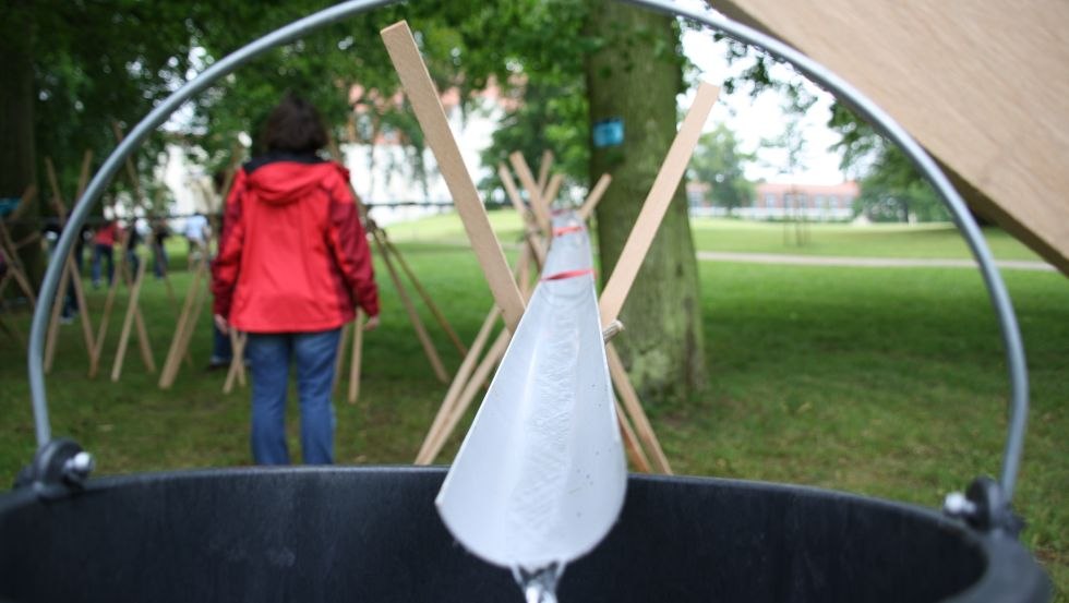 Teambuilding met aquaductbouw - laat het water stromen // &copy; TOKON