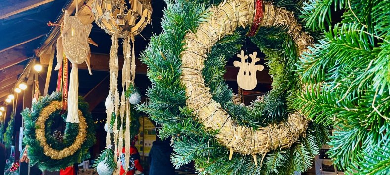 Sprzedawca detaliczny Bratapfelfest 2024, © Stephanie Walther Sprzedawca detaliczny Bratapfelfest 2024, © Stephanie Walther