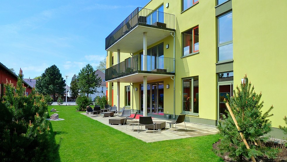 De terrassen bieden de perfecte plek om te ontspannen., © Kur- und Tourismus GmbH Zingst