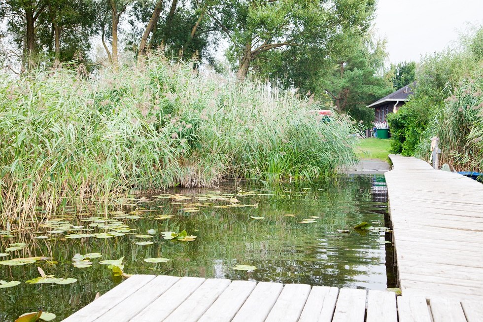 the idyllically situated water hiking rest area B&uuml;tzow // &copy; Frank Burger