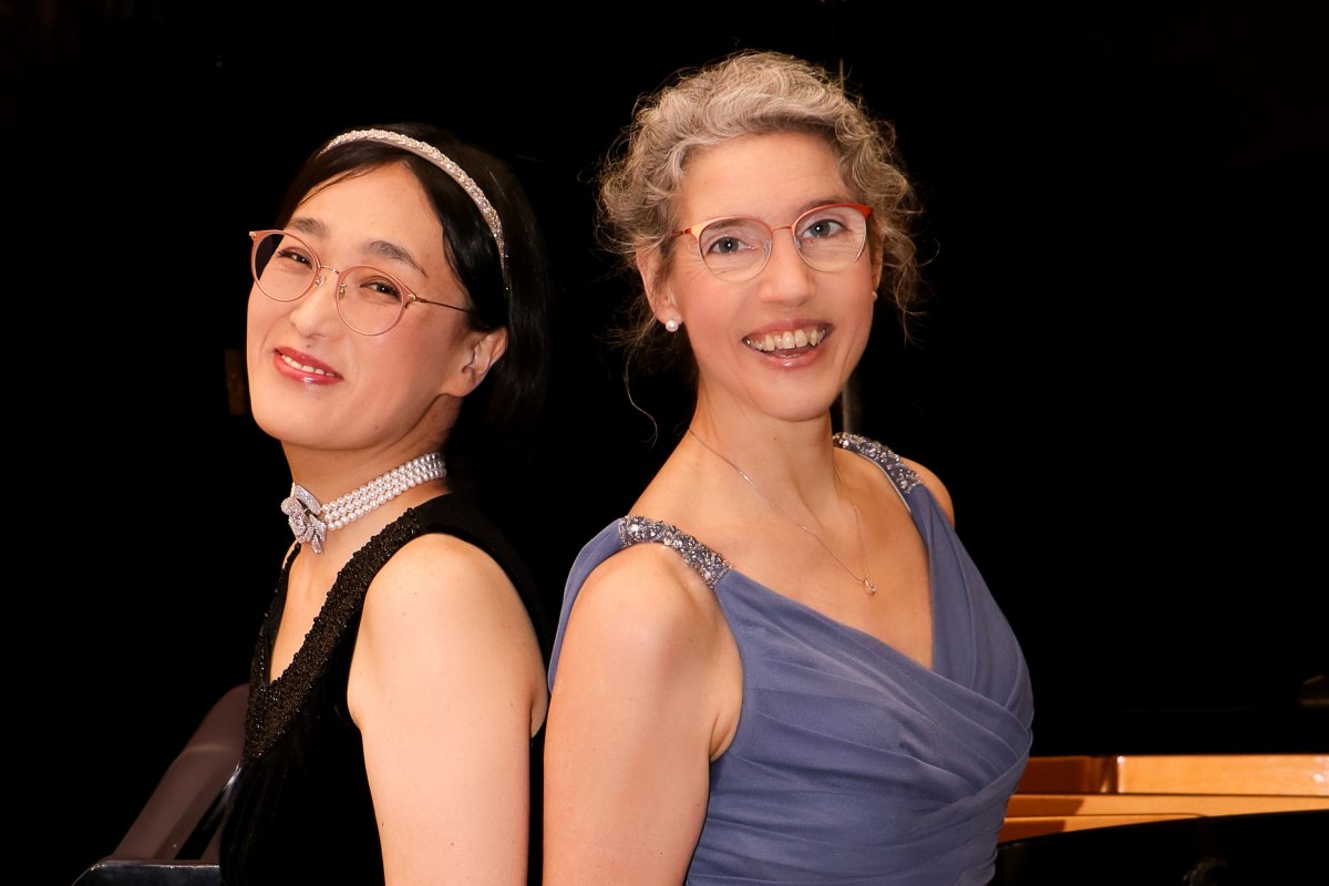 Two women dressed in festive attire: Hisae Otsuka-Stroh and Dagmar Barth-Weingarten // © Nadine Zirbes Two women dressed in festive attire: Hisae Otsuka-Stroh and Dagmar Barth-Weingarten // © Nadine Zirbes