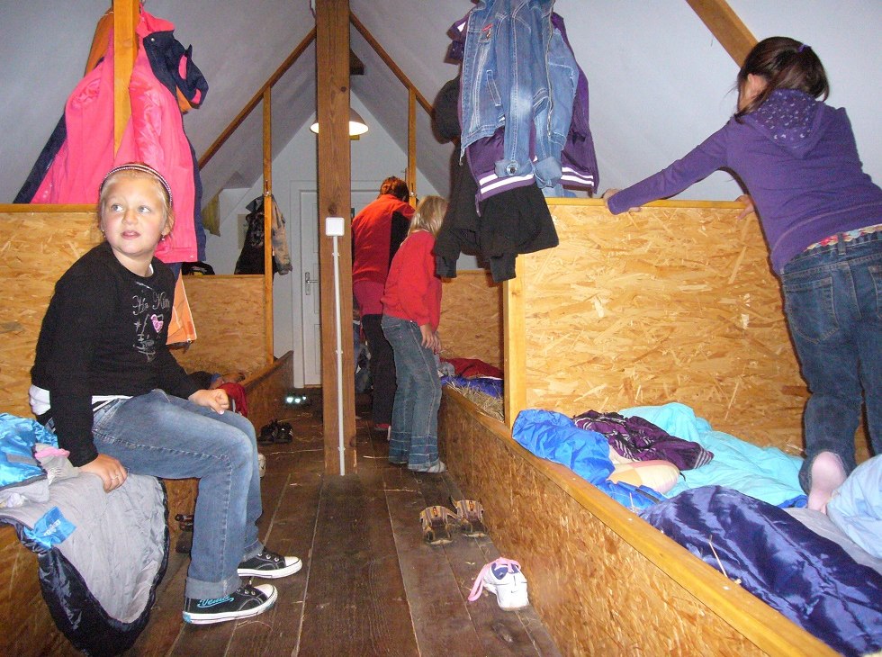 Kleine groepen kunnen overnachten op de hooizolder - dit plezier maakt een vakantie in Rieth onvergetelijk, © Pension Alte Schule Rieth