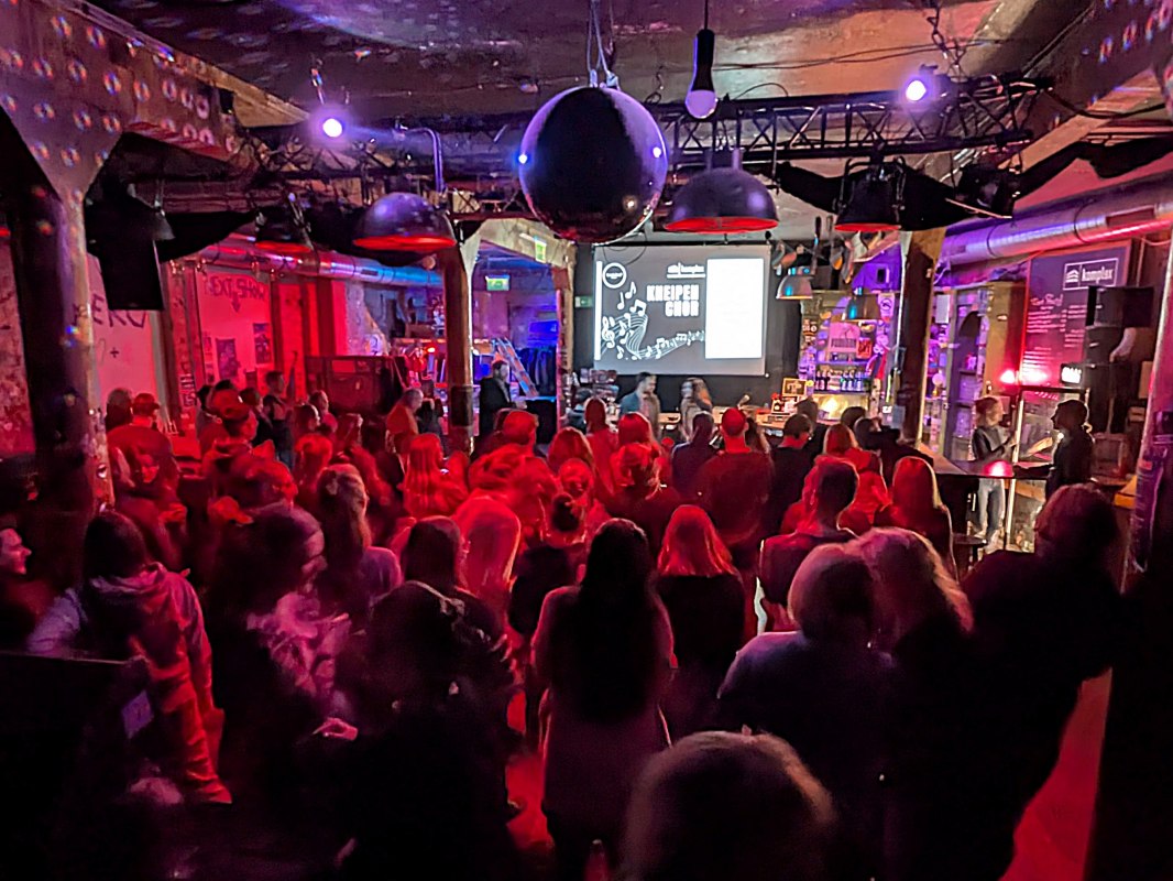 Pub choir 20.02.25 // &copy; Brot.Lose.Kunst e.V.