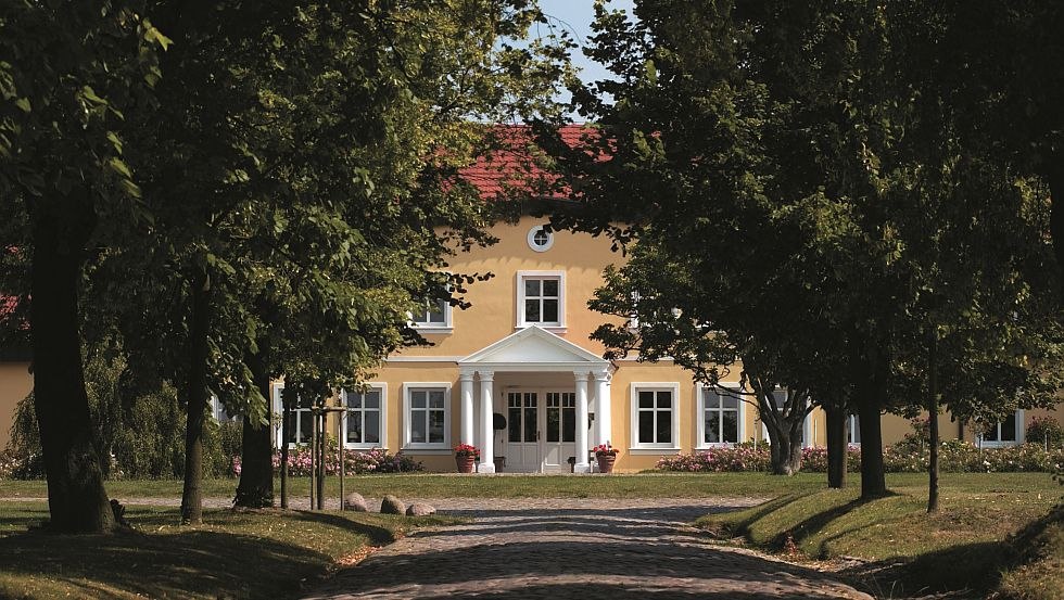The Stolpe manor house is located in the middle of a listed estate // &copy; Gutshaus Stolpe Hotel & Restaurant