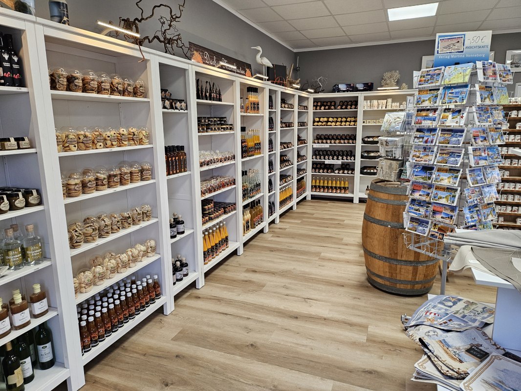 Large selection of jams, fruit spreads and regional products // © Darßer Manufructur Large selection of jams, fruit spreads and regional products // © Darßer Manufructur