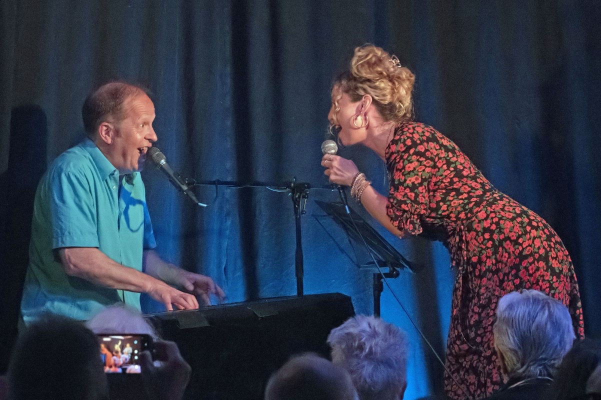 K.C. Miller Trio feta. Viveca Lindhe · Blue Wave Festival · CLUBKONZERT, © Bernd Eufinger K.C. Miller Trio feta. Viveca Lindhe · Blue Wave Festival · CLUBKONZERT, © Bernd Eufinger