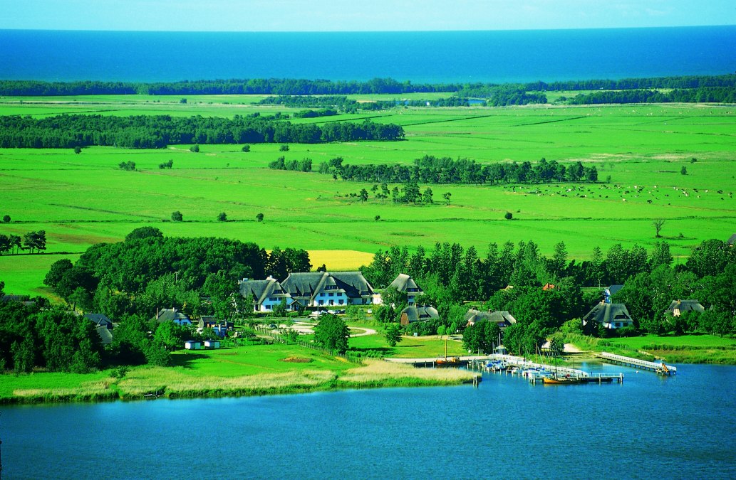 Luchtfoto van Hotel Haferland, © Voigt & Kranz