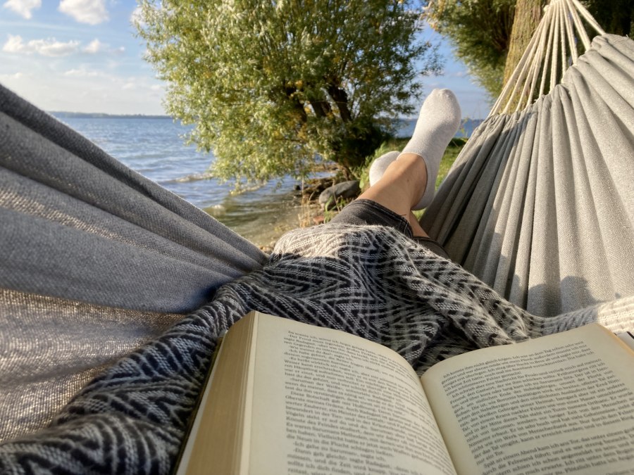 Happy is he who has packed the hammock..., &copy; Janine Kissel