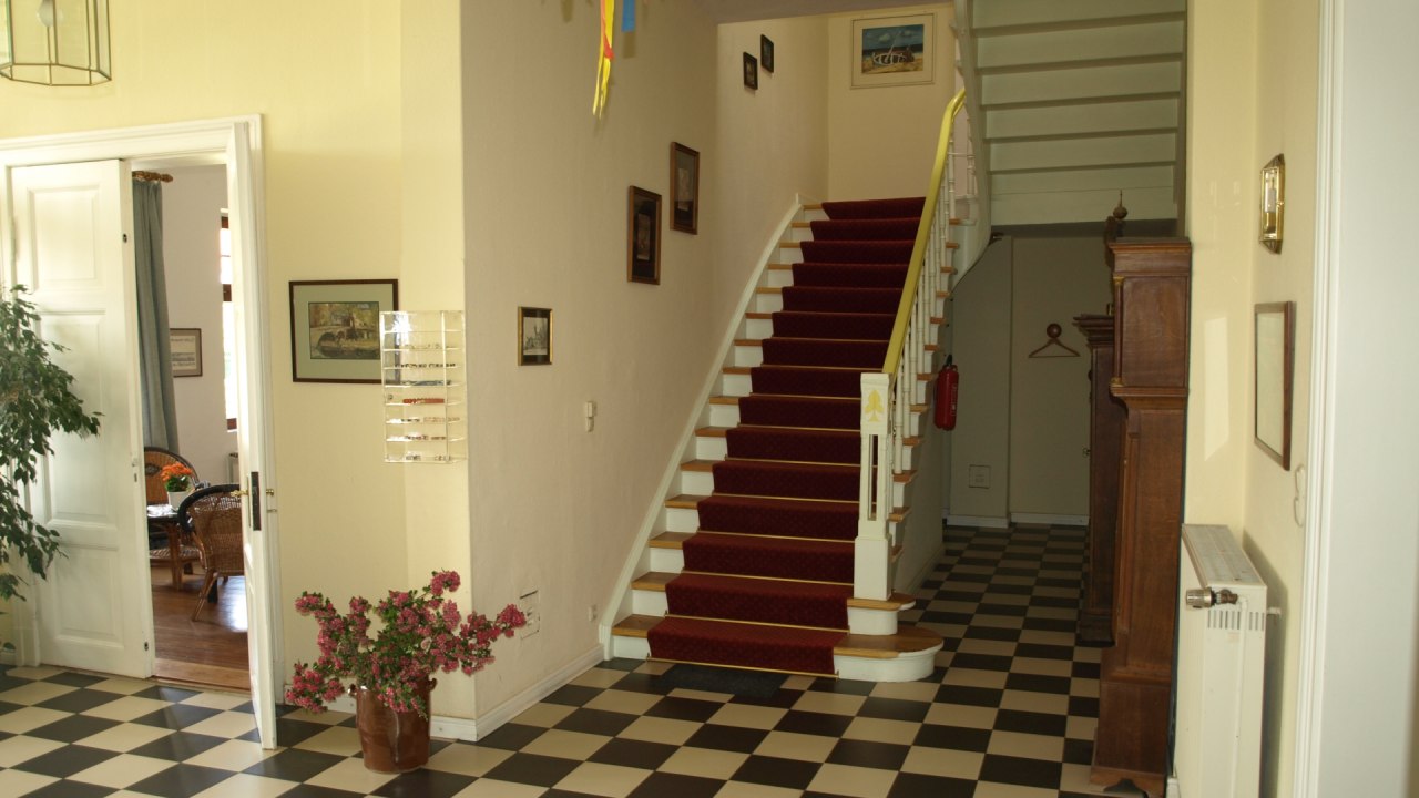 Ingang landhuis Neu Wendorf // © Hans-Hellmuth Eben Ingang landhuis Neu Wendorf // © Hans-Hellmuth Eben