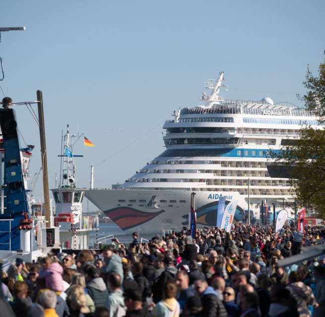 Departure at the Port Party Warnem&uuml;nde // &copy; Christiane Zenkert