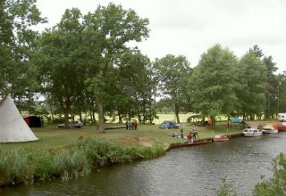 Idyllisch inmitten der sch&ouml;nen Lewitz-Region gelegen - Das Lewitzcamp-Garwitz // &copy; Lewitzcamp-Garwitz/Gurtler