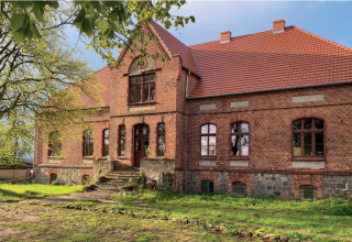 &copy; Hollensteiner